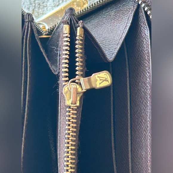 SOLD - Louis Vuitton Wallet - Picture 12 of 13